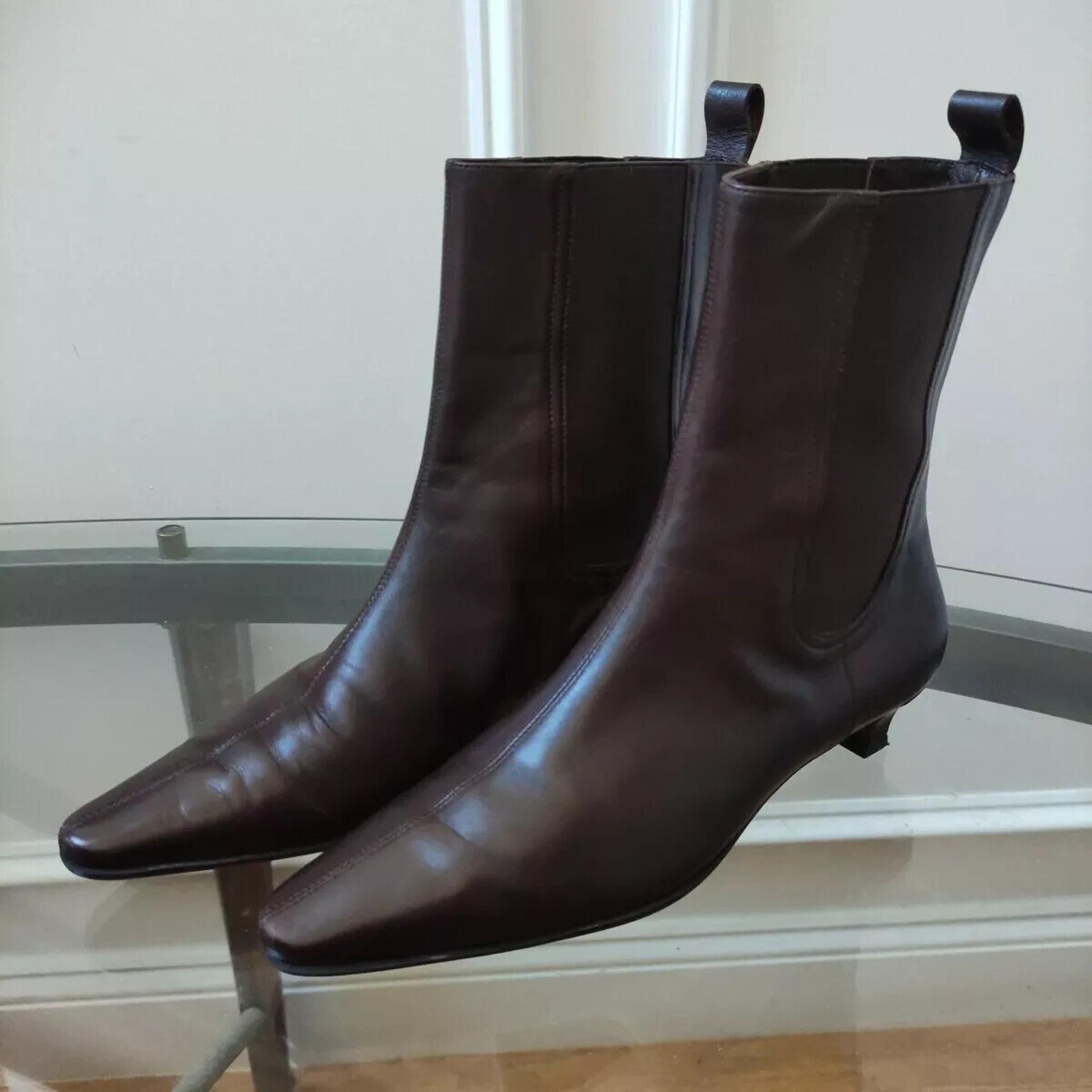 Salvatore Ferragamo Ankle Boots Kitten Heels 6B Brown