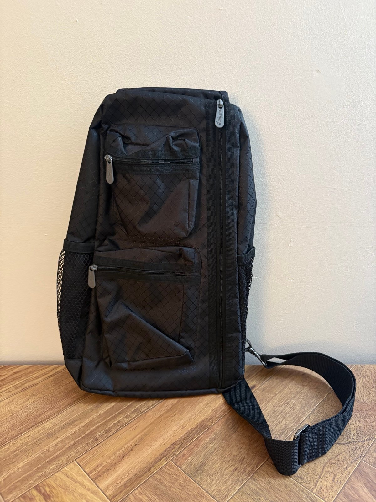 Thirty One Sling Backpack Crossbody Like New!