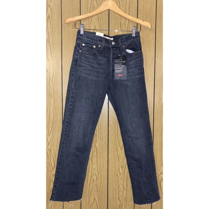 Levis Premium Womens Black Jeans 25 - Wedgie Straight - Size: 25 x 26 MRSP 180