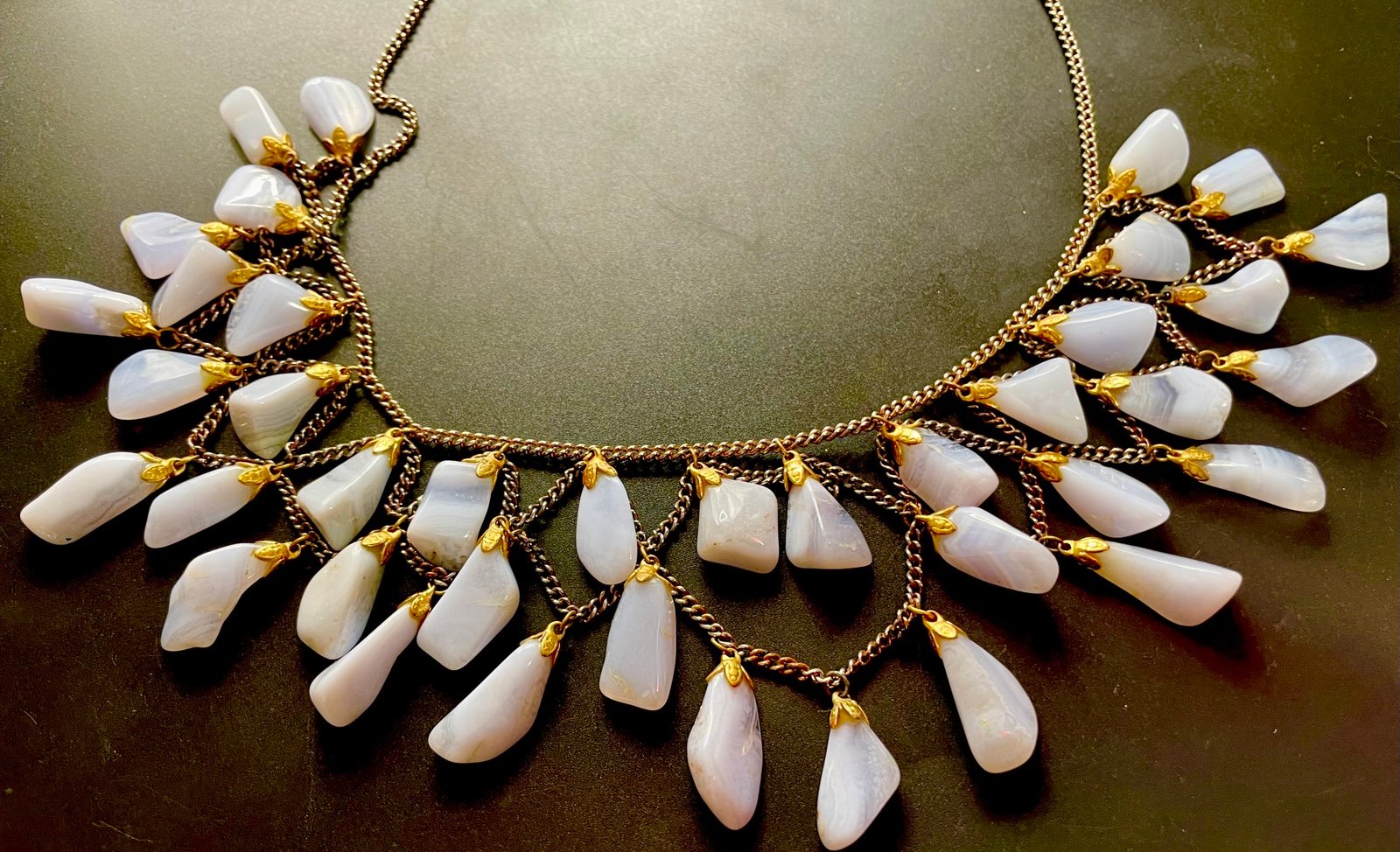 Antique gold plated lace agate lariat necklace