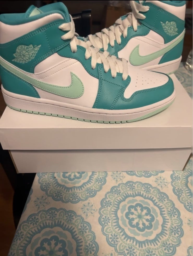 Nike Air Jordan 1