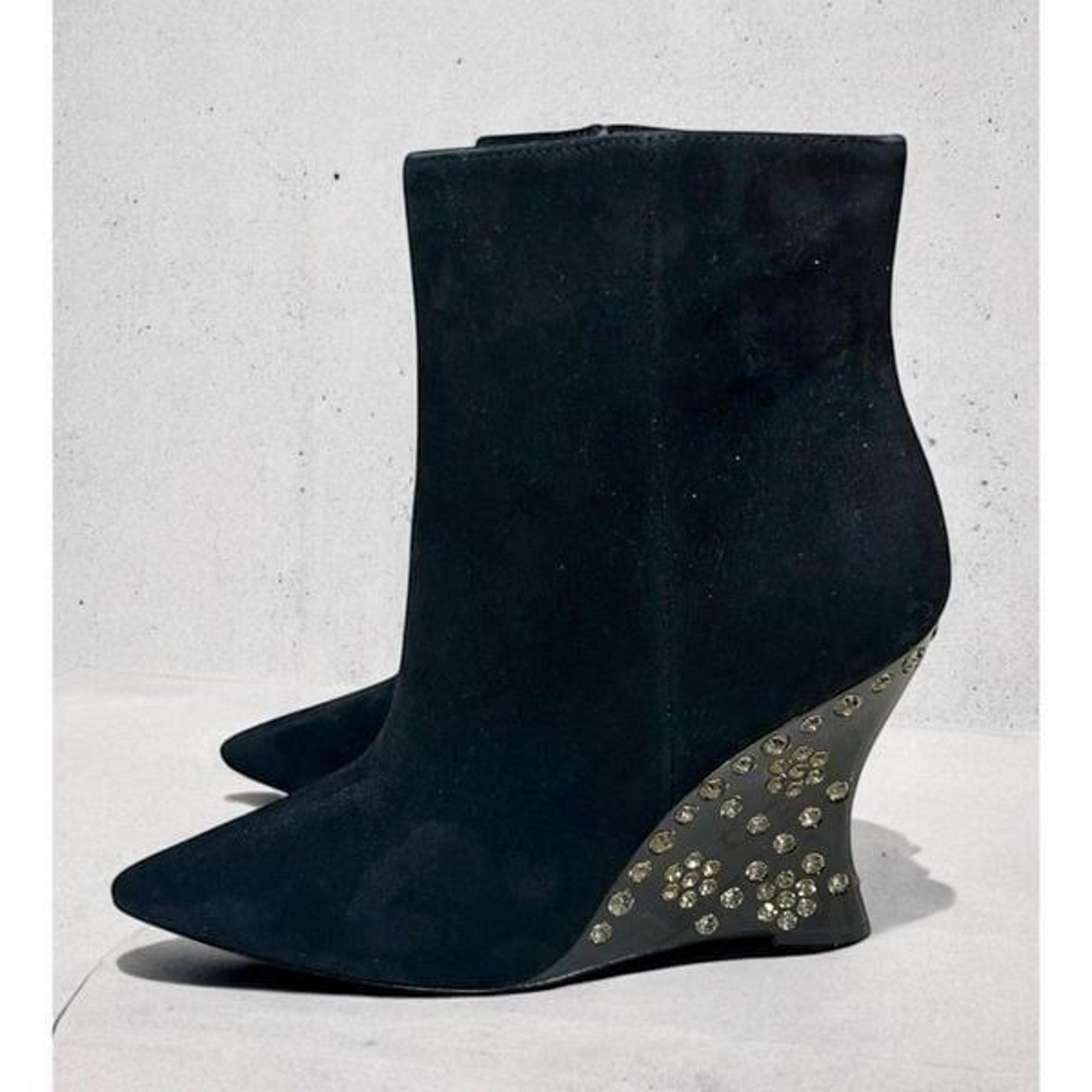 NWOT Tory Burch Suede Crystal Embellished Booties Size 6.5M