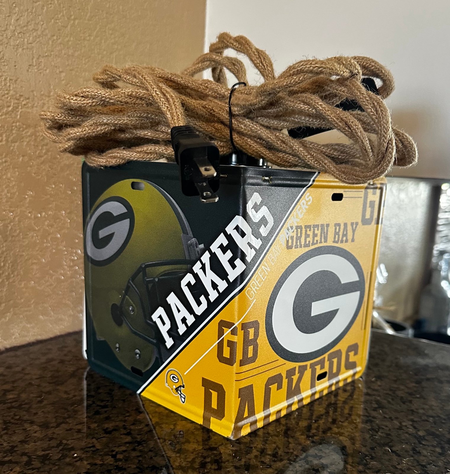 Green Bay hanging pendant light