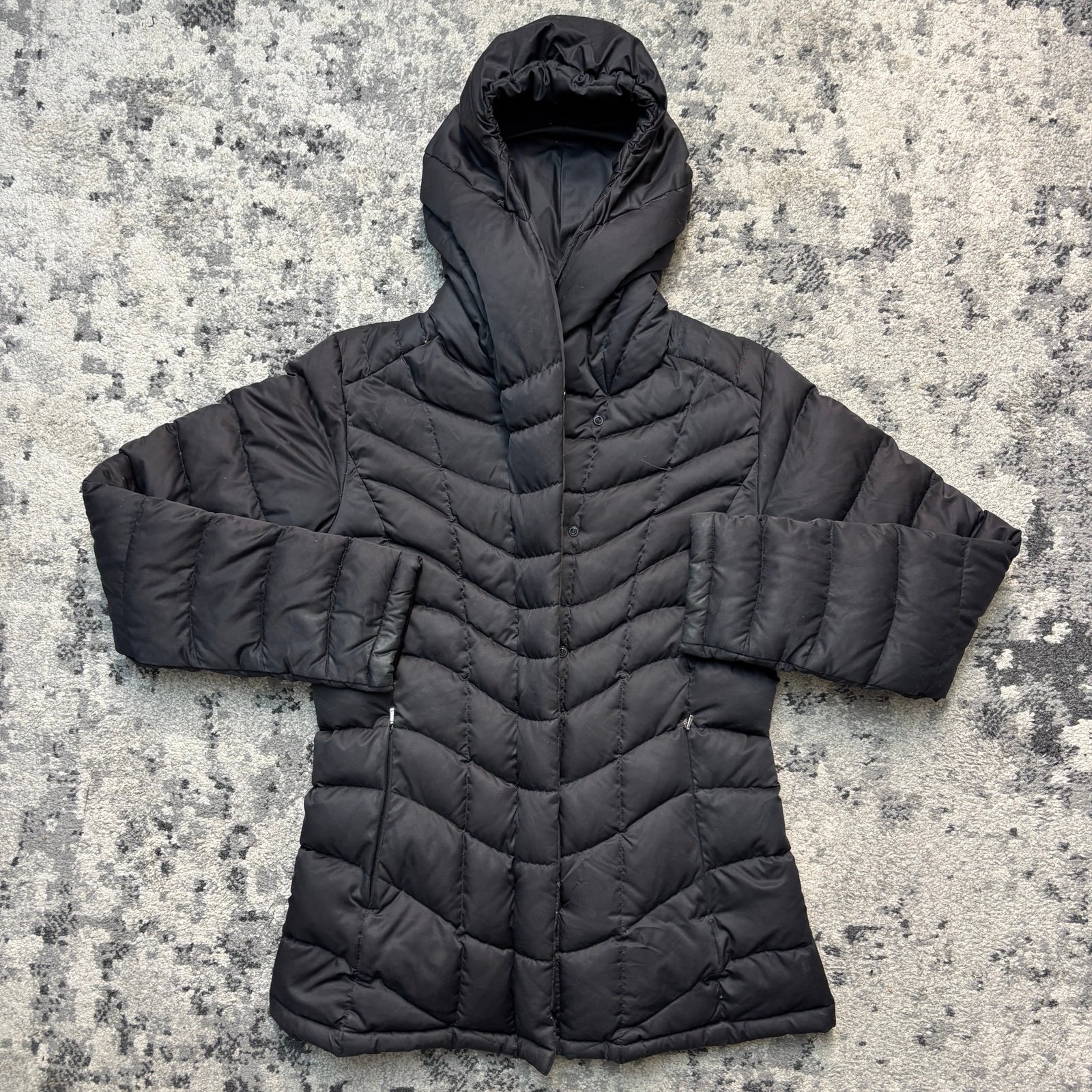 Patagonia Women's Downtown Loft Black Puffer Jacket Hooded Size Medium 28600