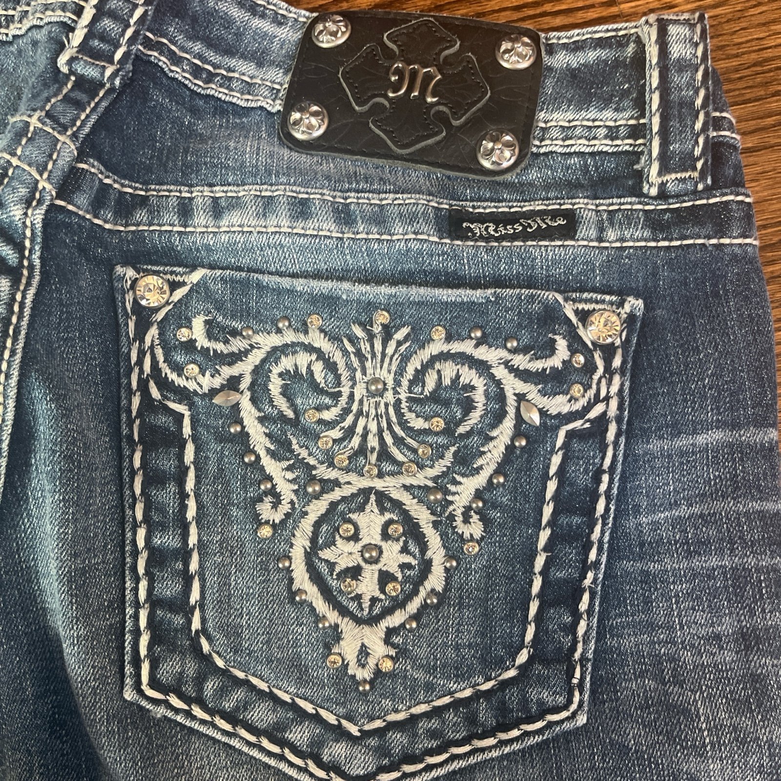 Y2K Vintage Miss Me Burmunda Short with stoned embroidered pockets NWT (30)