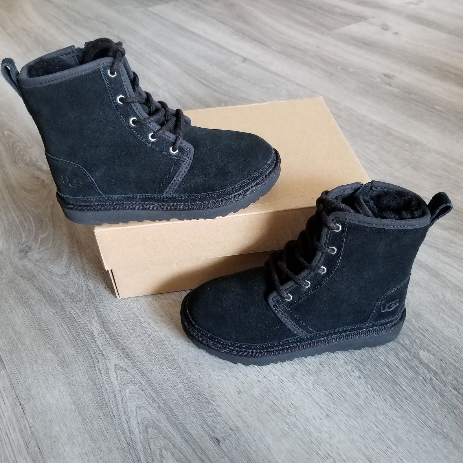 UGG Kids Harkley Water-resistant Suede B