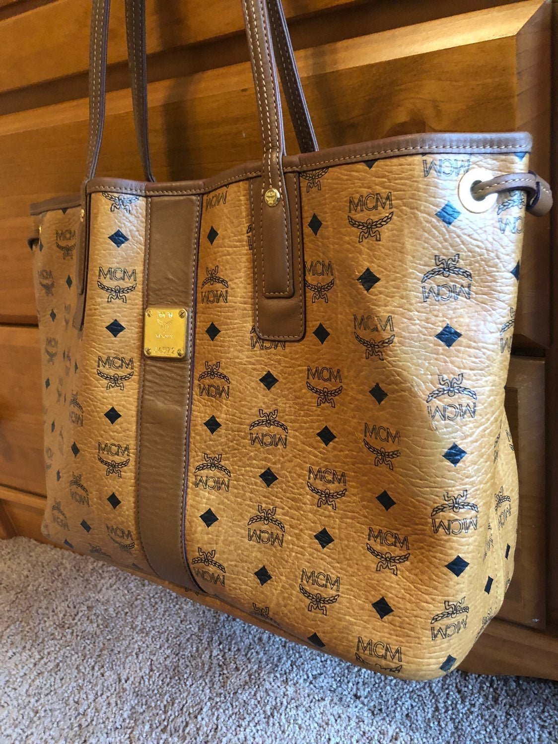 MCM heritage medium tote with pouch