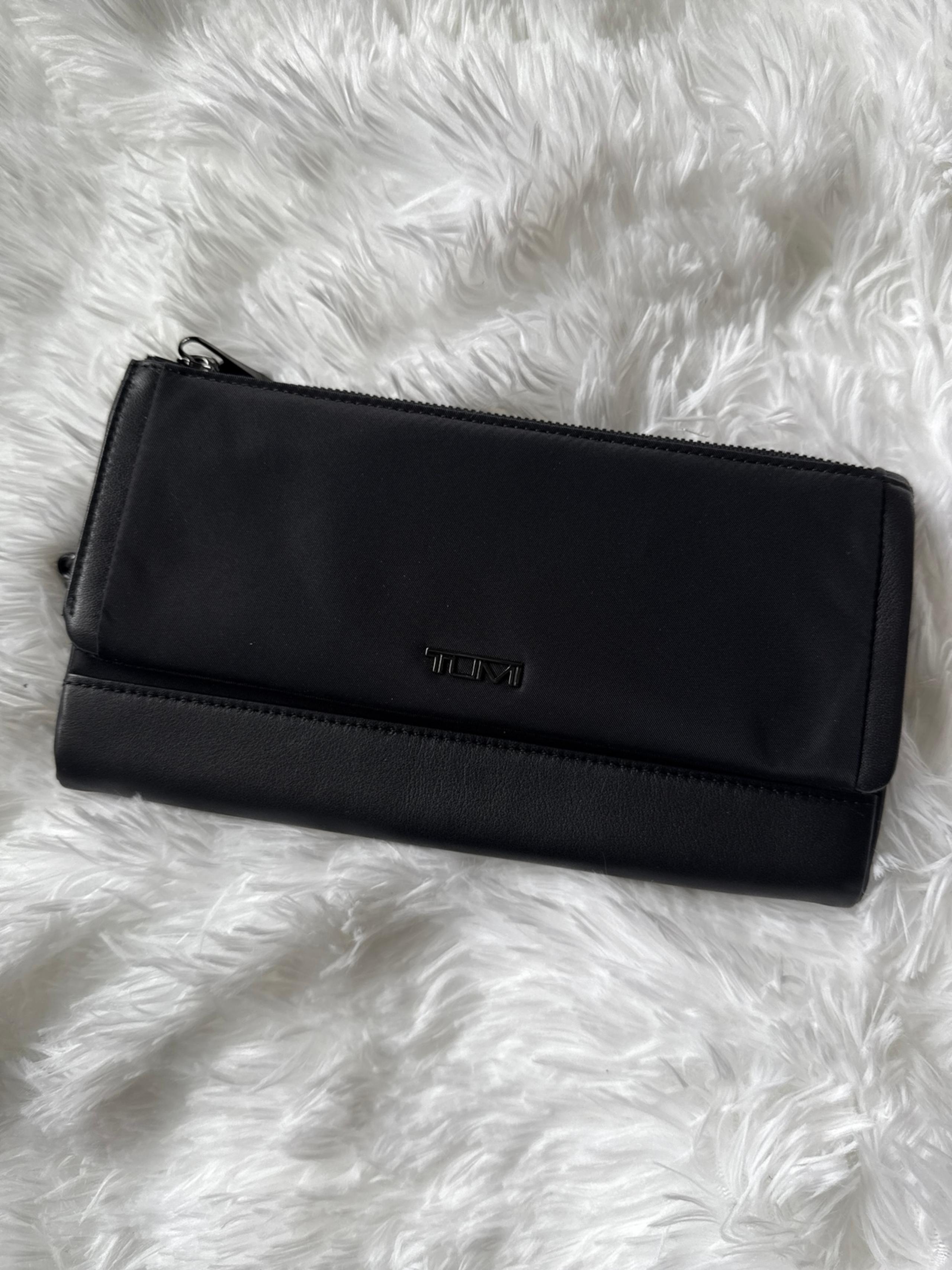 TUMI Voyageur Travel Wallet