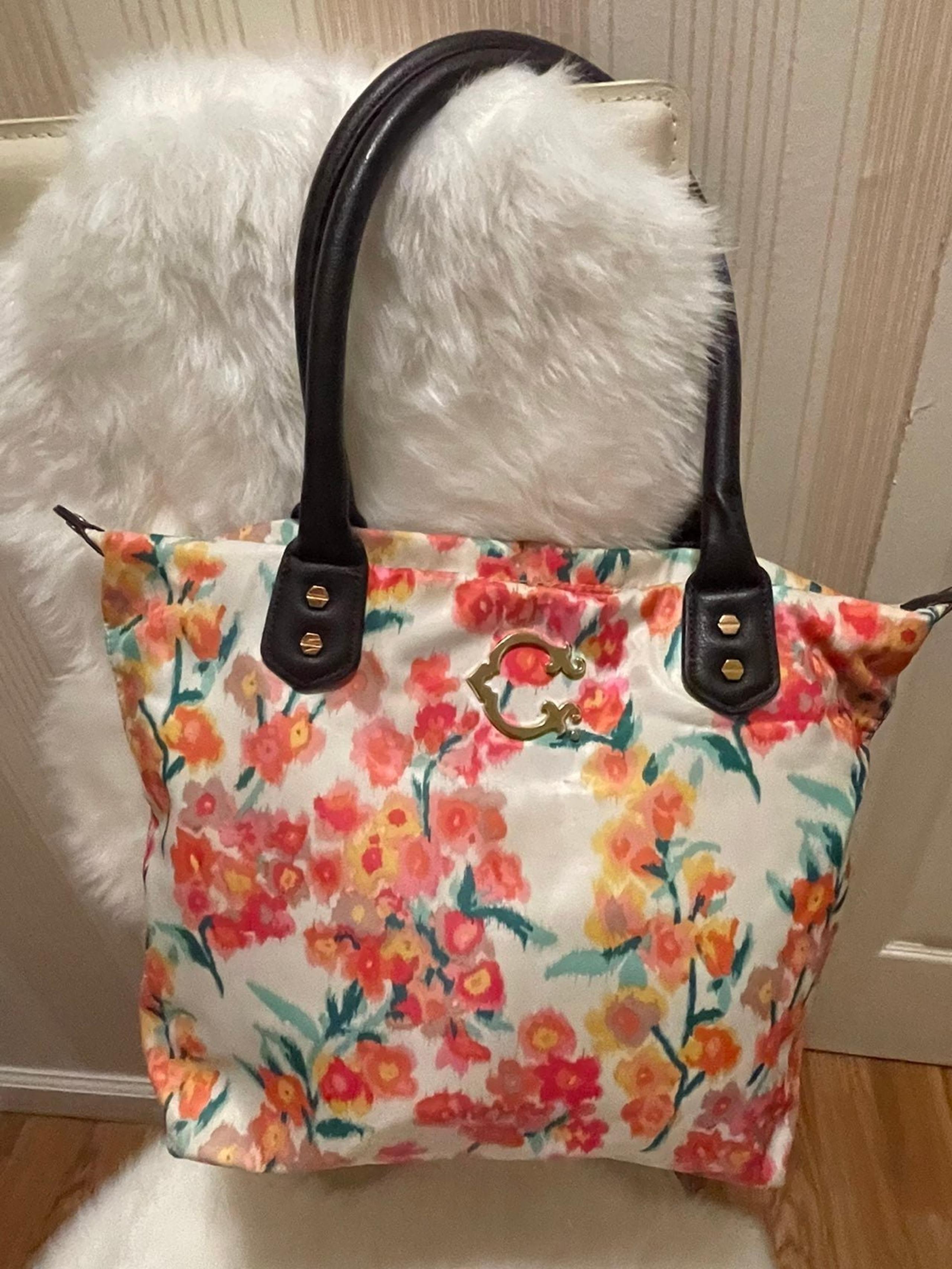 C.Wonder signature shoulder bag leather