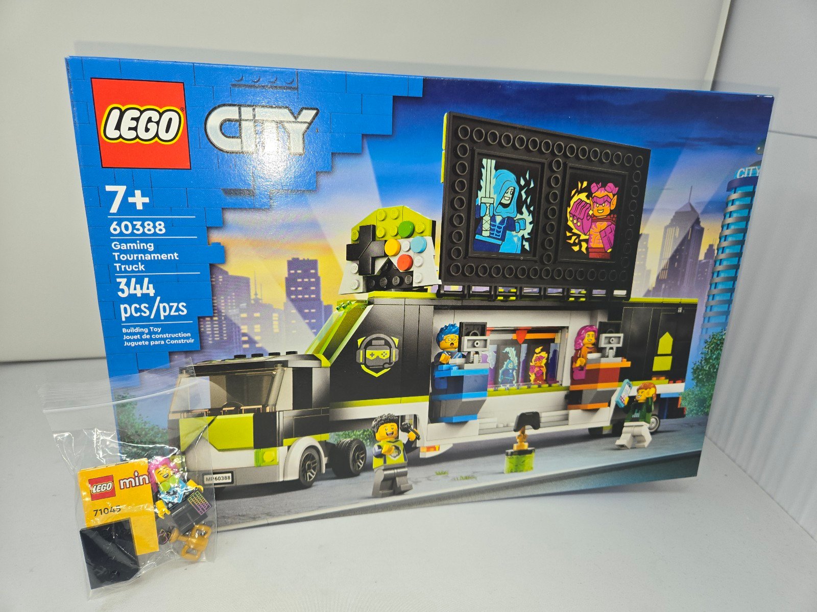 LEGO City Tournament Truck with 71045 Gamer Girl minifigure