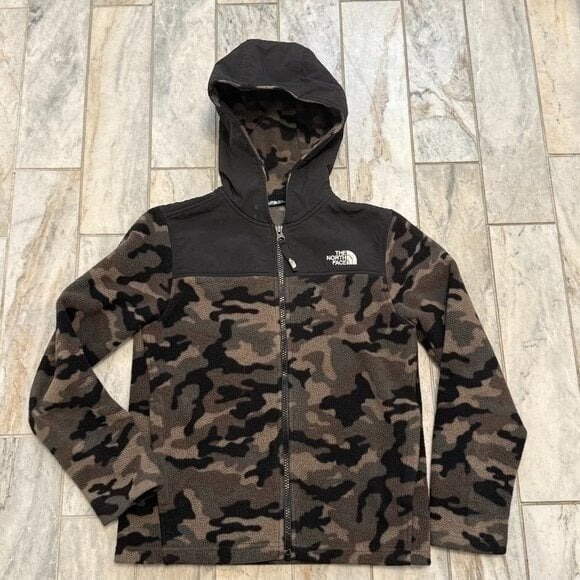The North Face kids youth medium 10/12 Black/Green/Gray Camo fleece coat