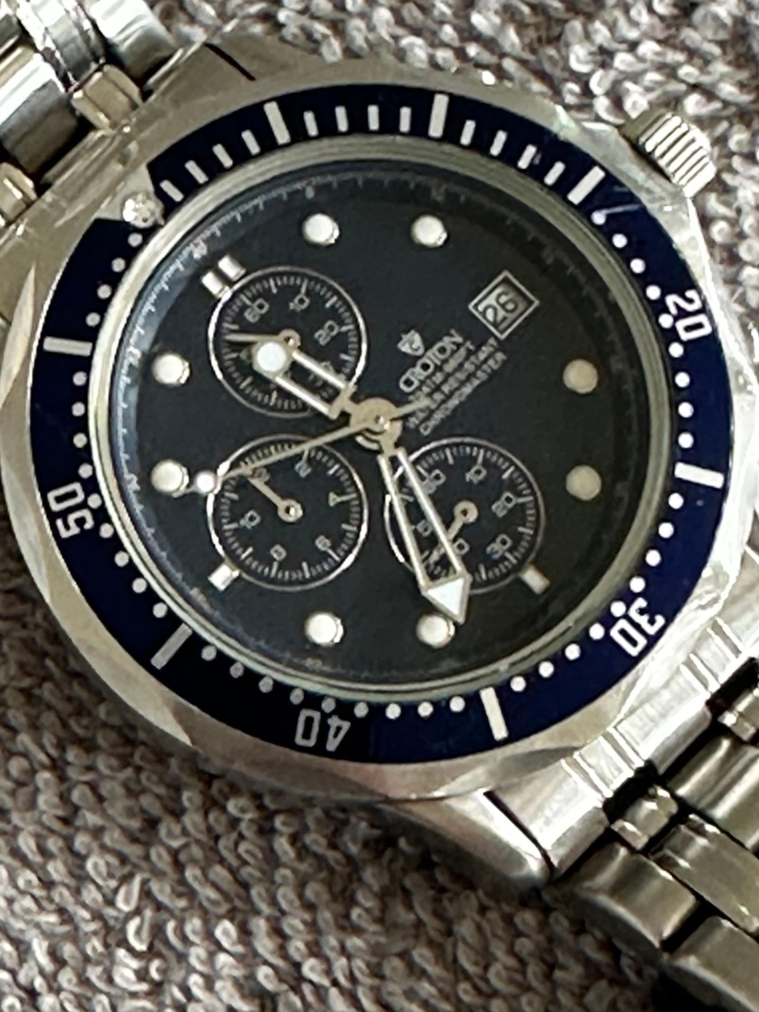 Croton military style, chronograph, calendar watch for Men.