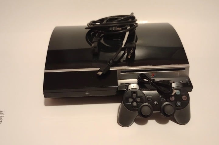 PS3 - CUSTOM SEE PHOTOS - PlayStation 3 Black w/ 640GB Internal Drive PAL/NTSC