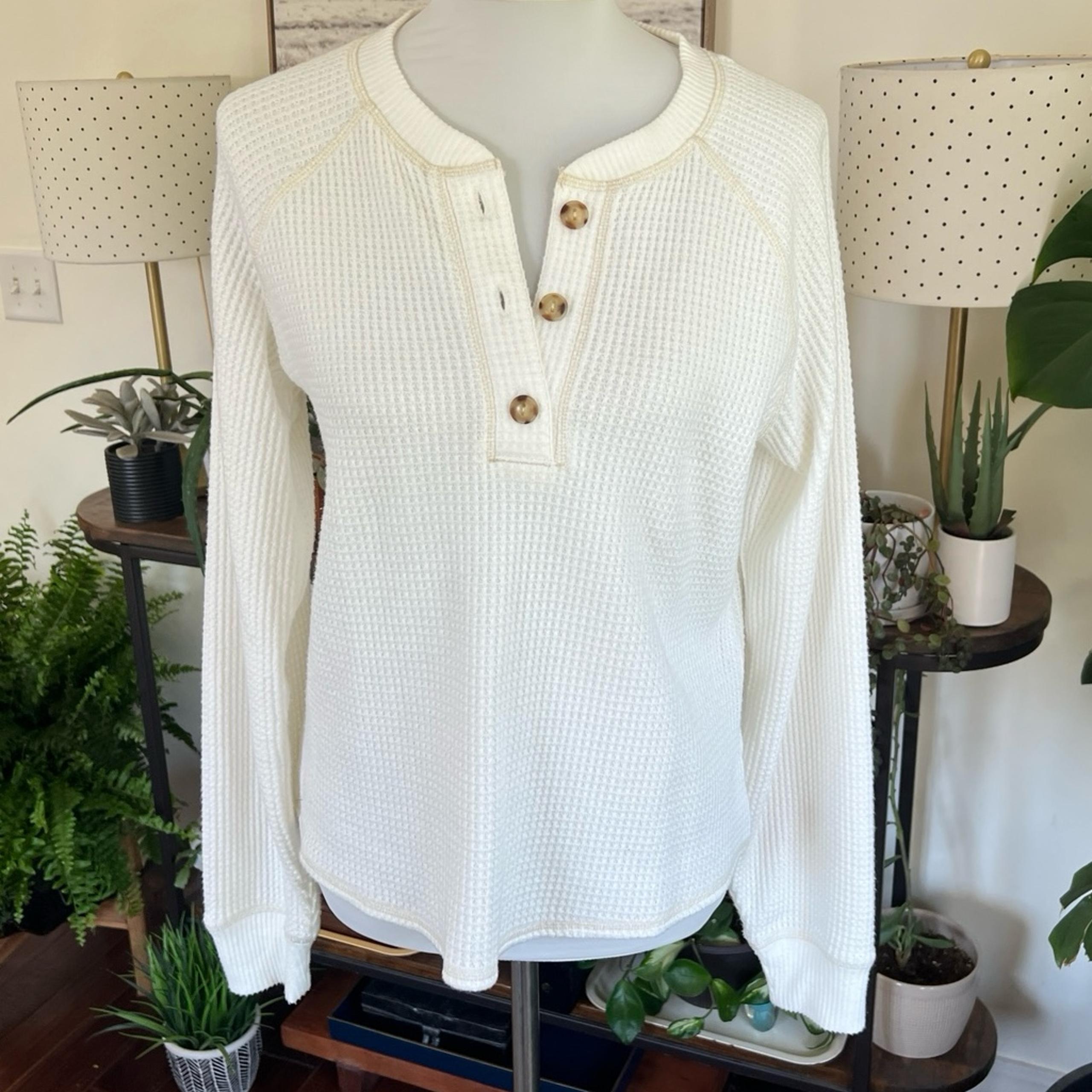 Old Navy White/Cream Button-Up Waffle Knit Top S Tall