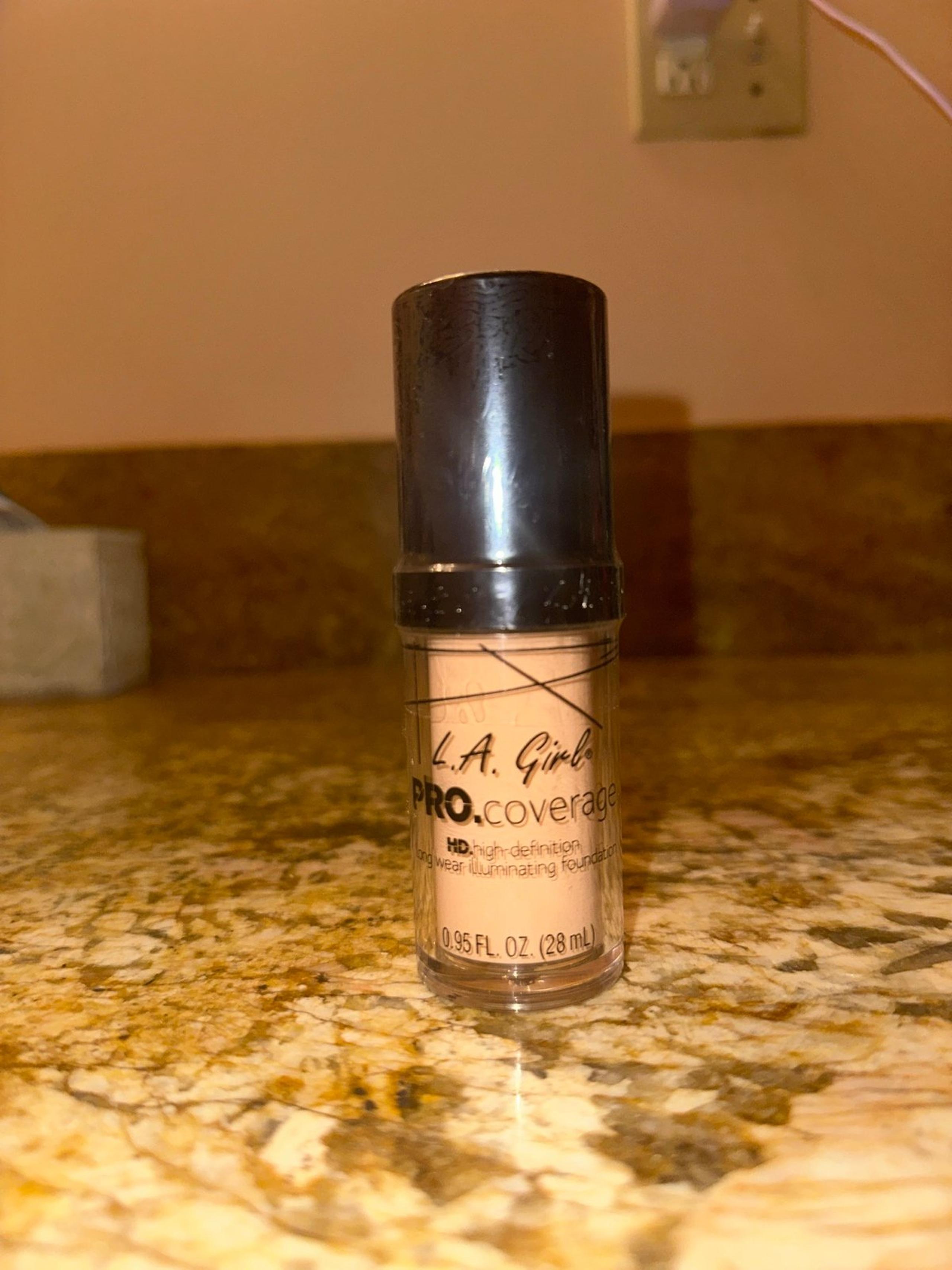 LA Girl Pro Coverage Foundation Porcelain