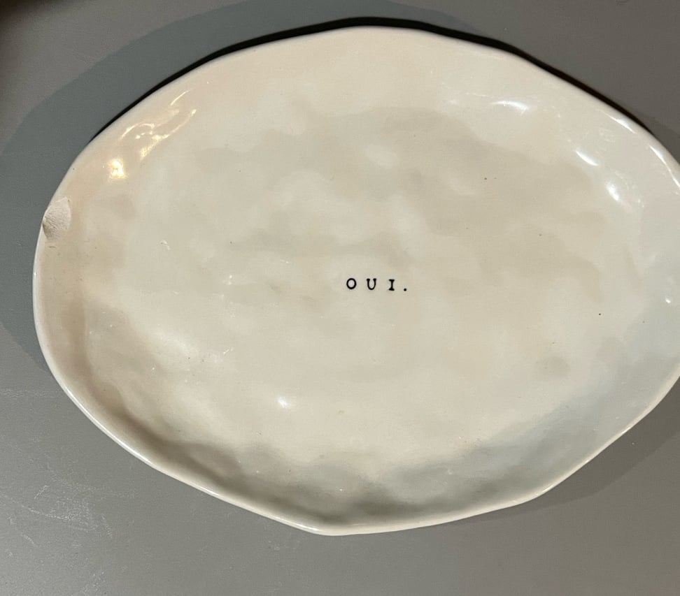 Rae Dunn French Sketch Oui Plate *Read*