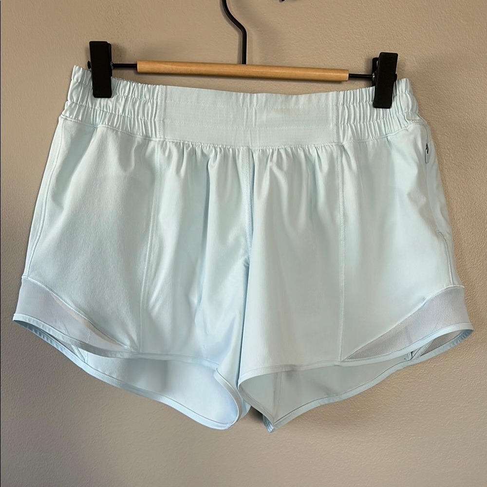 Lululemon Hotty Hot LR Short 4 Size 6 Pale Blue-Green