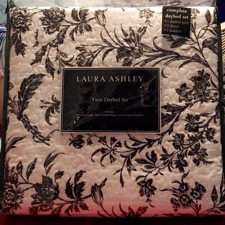 Laura Ashley Amberley Twin Daybed Quilt