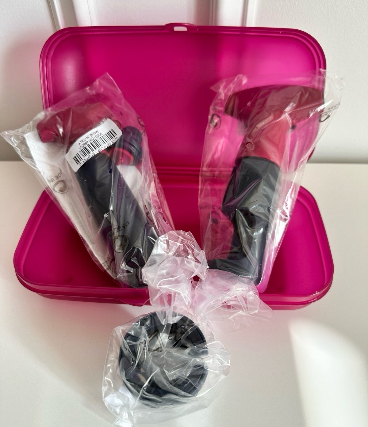 Tupperware Wine Accessories Kit with case