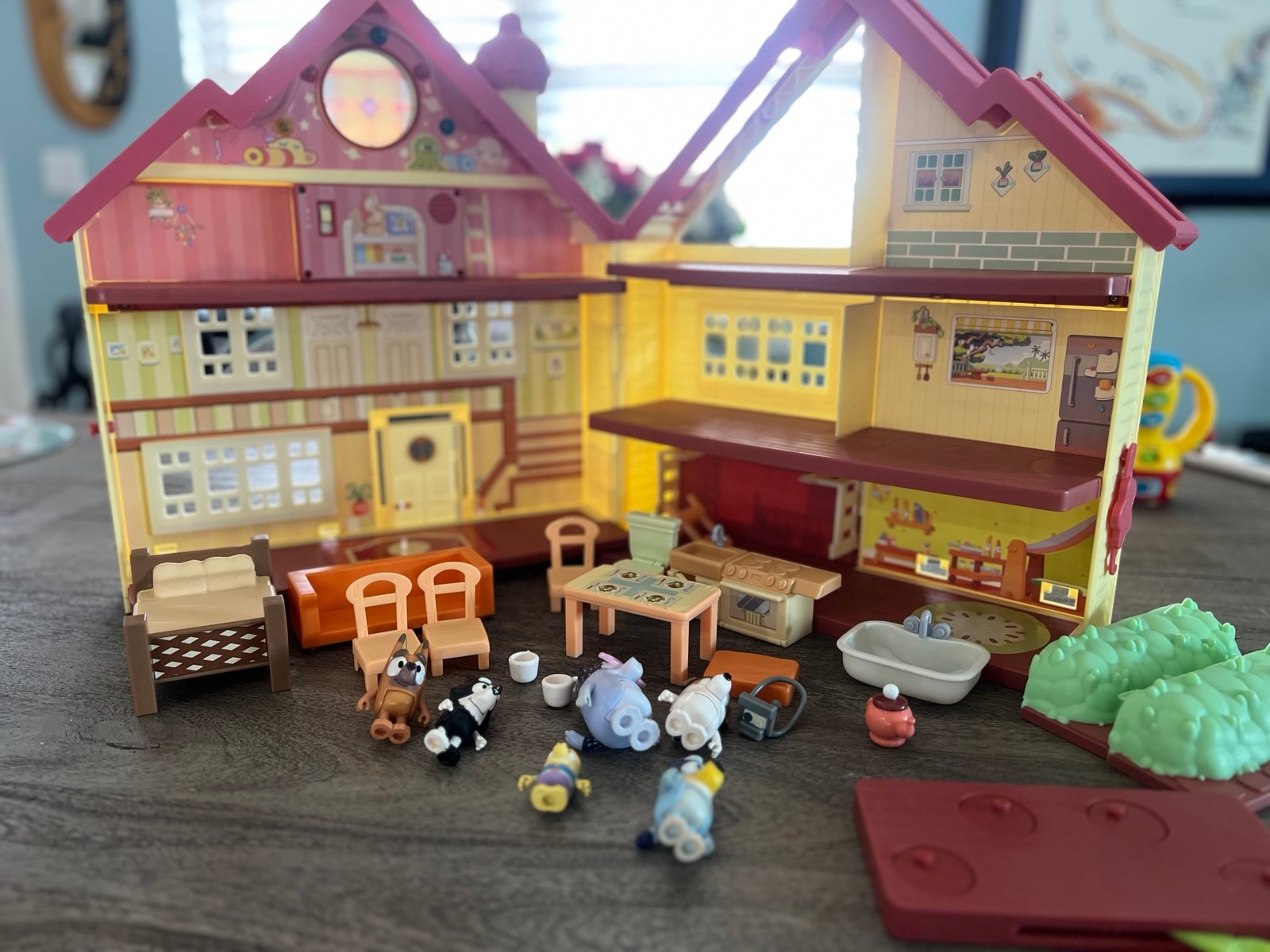 Bluey Ultimate Lights & Sounds Playhouse with Lucky - Bingo and Bluey