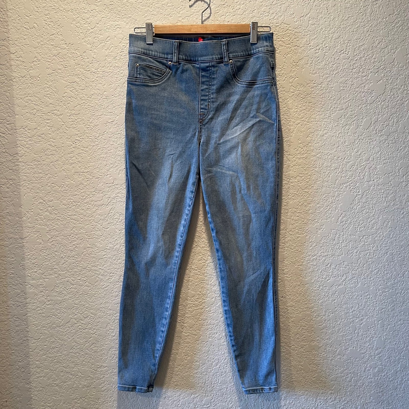 SPANX women light stonewashed shaping pull on skinny jeans, size M