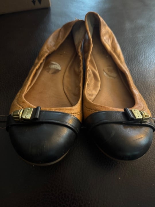 Coach flats