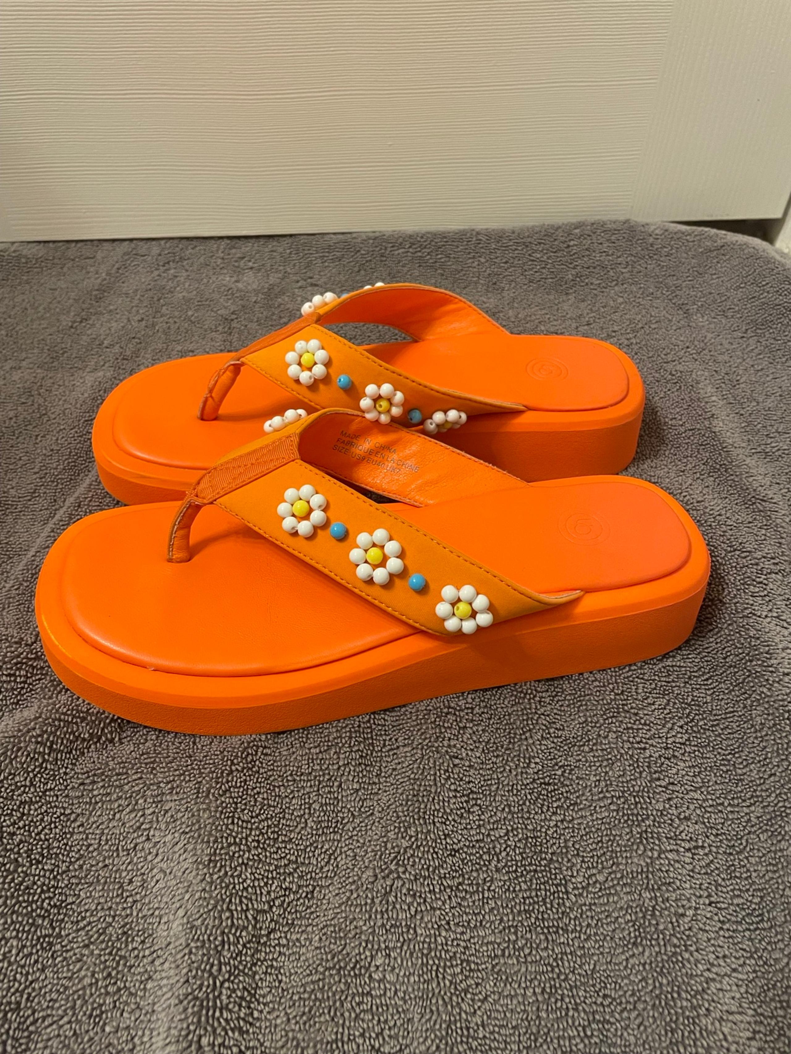 Womens Size 9 Urban Outfitters Embellished Platform Sandals Orange Beaded Flower