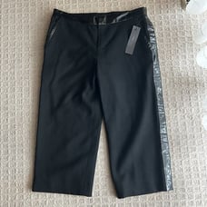 MARC JACOBS Black Capri Crop Pant Womens Size 8 Patent Leather Detail Wool