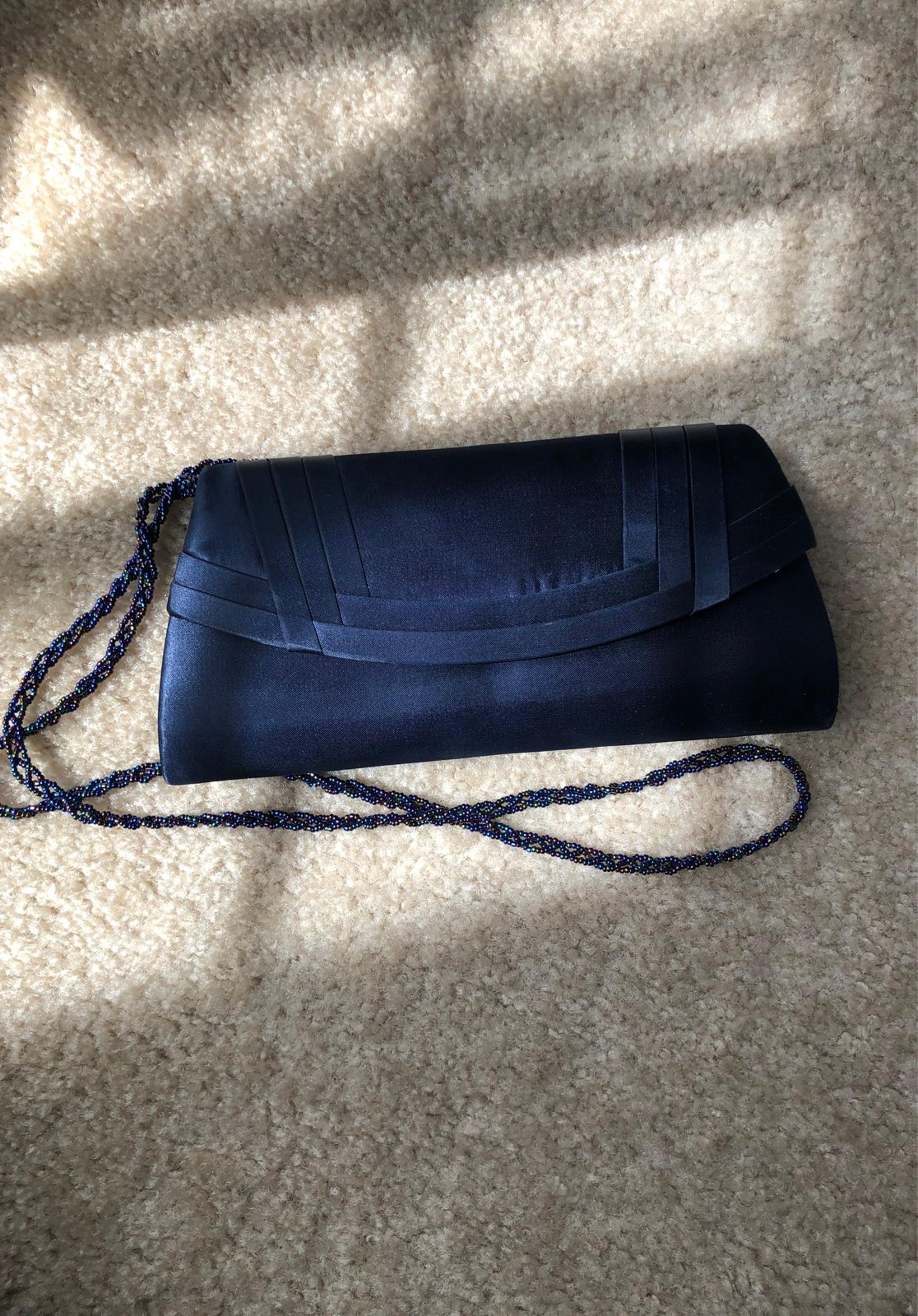 Silk clutch