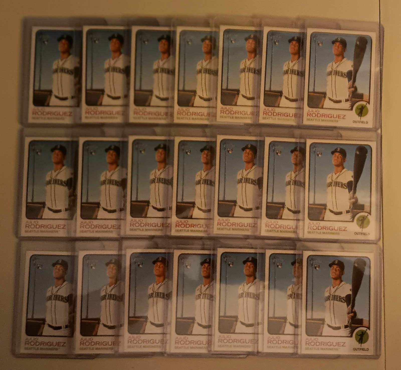 LOT OF 21 JULIO RODRIGUEZ TOPPS HERITAGE ROOKIE CARDS SEATTLE MARINERS RC