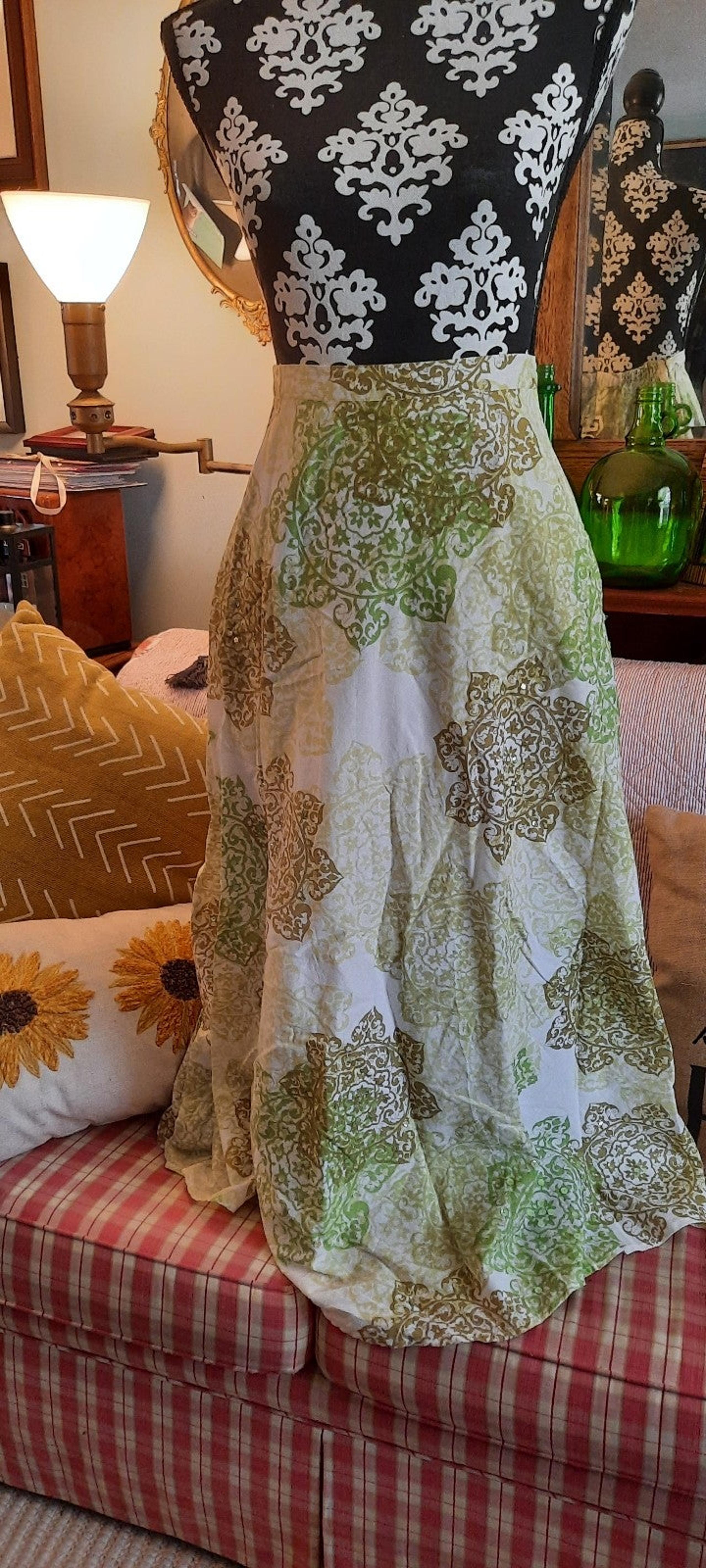 Ladies skirt
