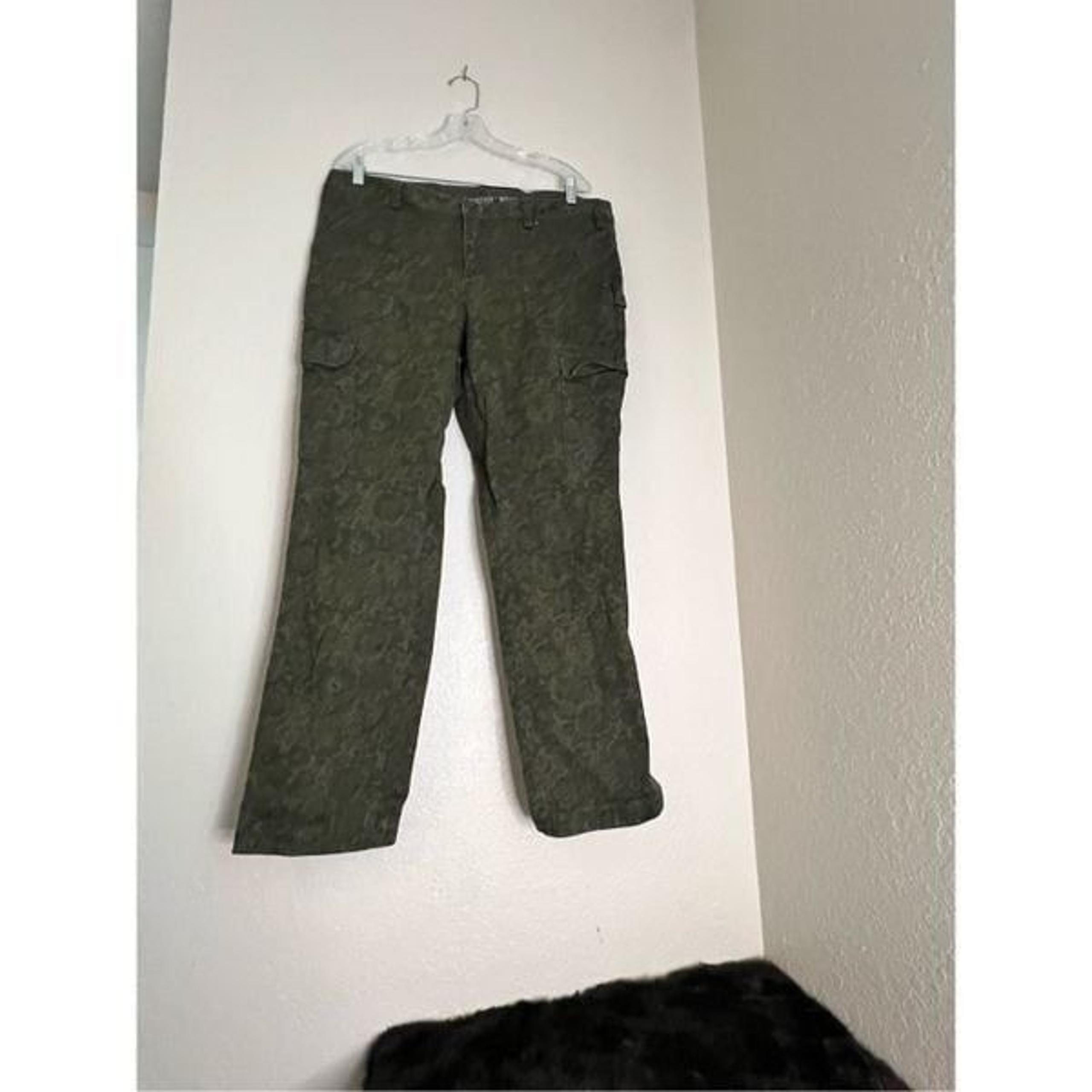 Duluth Trading Womens Green Floral Straight Leg Curvesetter Cargo Pants 16/31