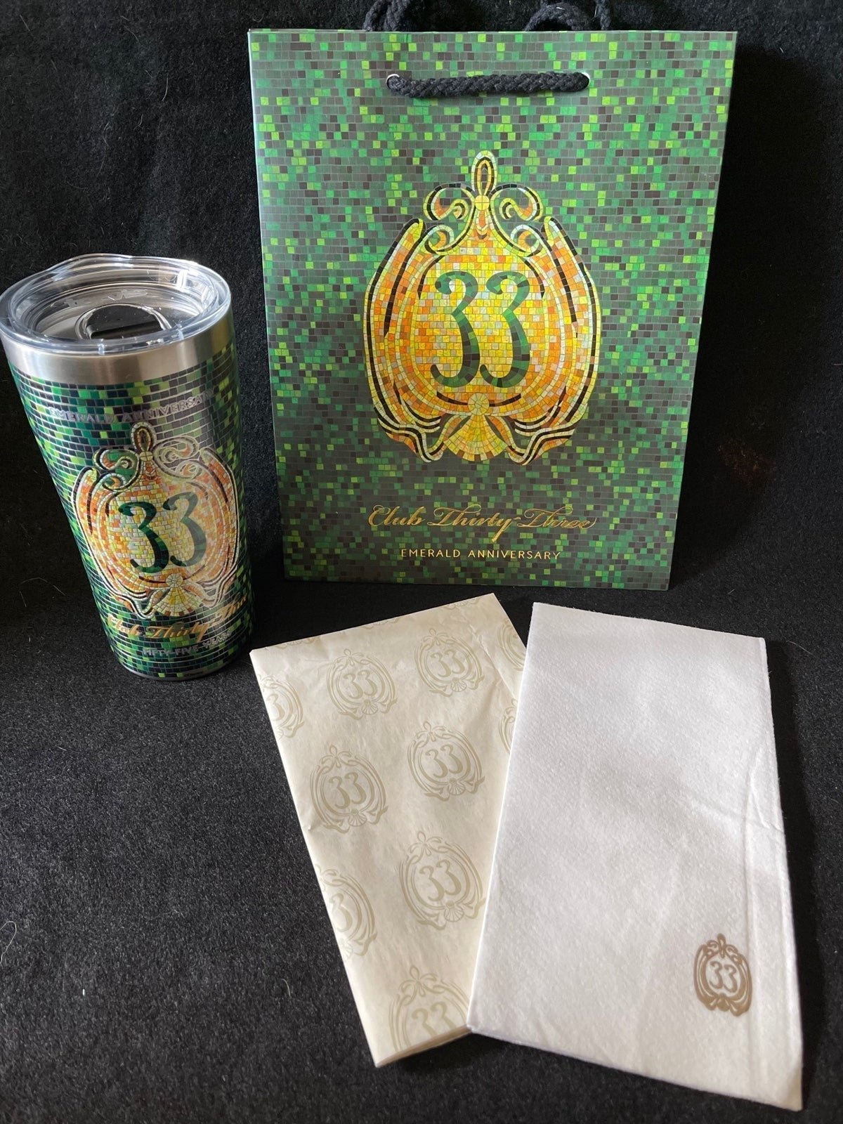 EXCLUSIVE DISNEYLAND CLUB 33 55TH EMERALD ANNIVERSARY TUMBLER