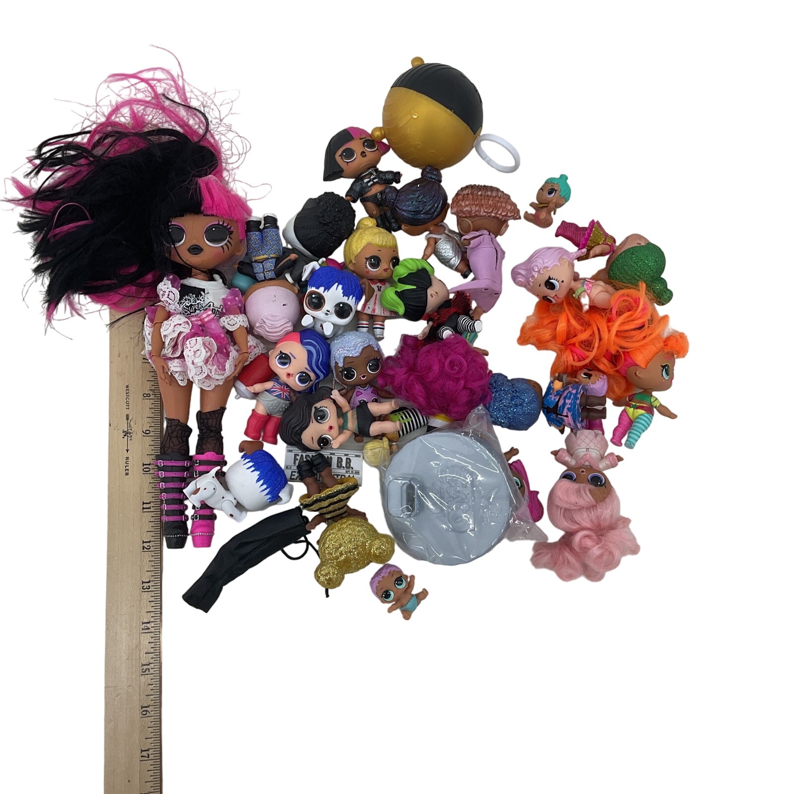 MGA Multicolor Preowned Fashion Dolls Lil Big Sistas LOL OMG Surprise! LOT