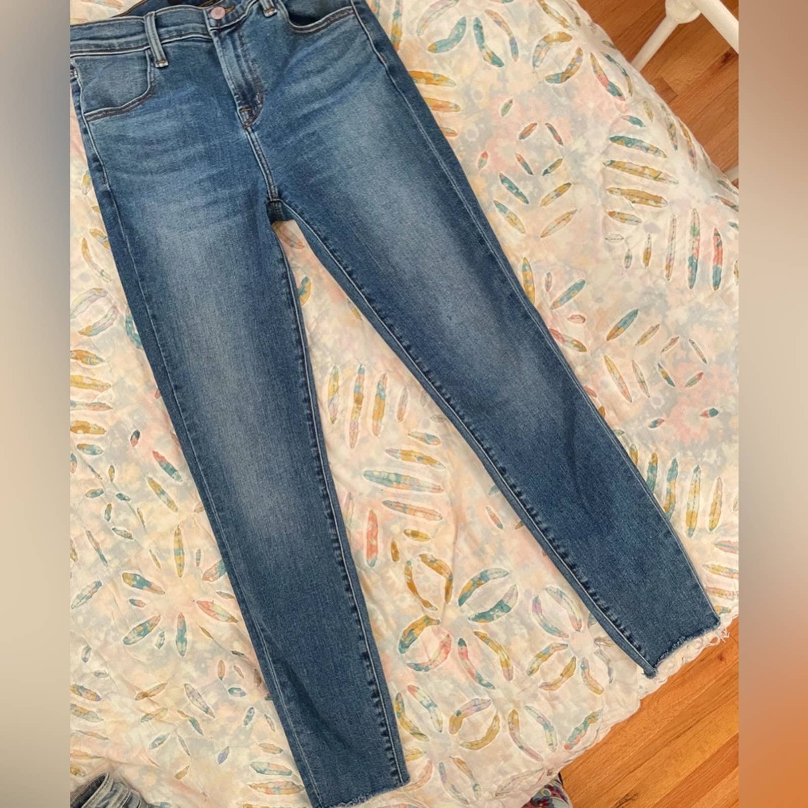 J Brand Alana High Rise Cropped Skinny in Delphi - Size 24