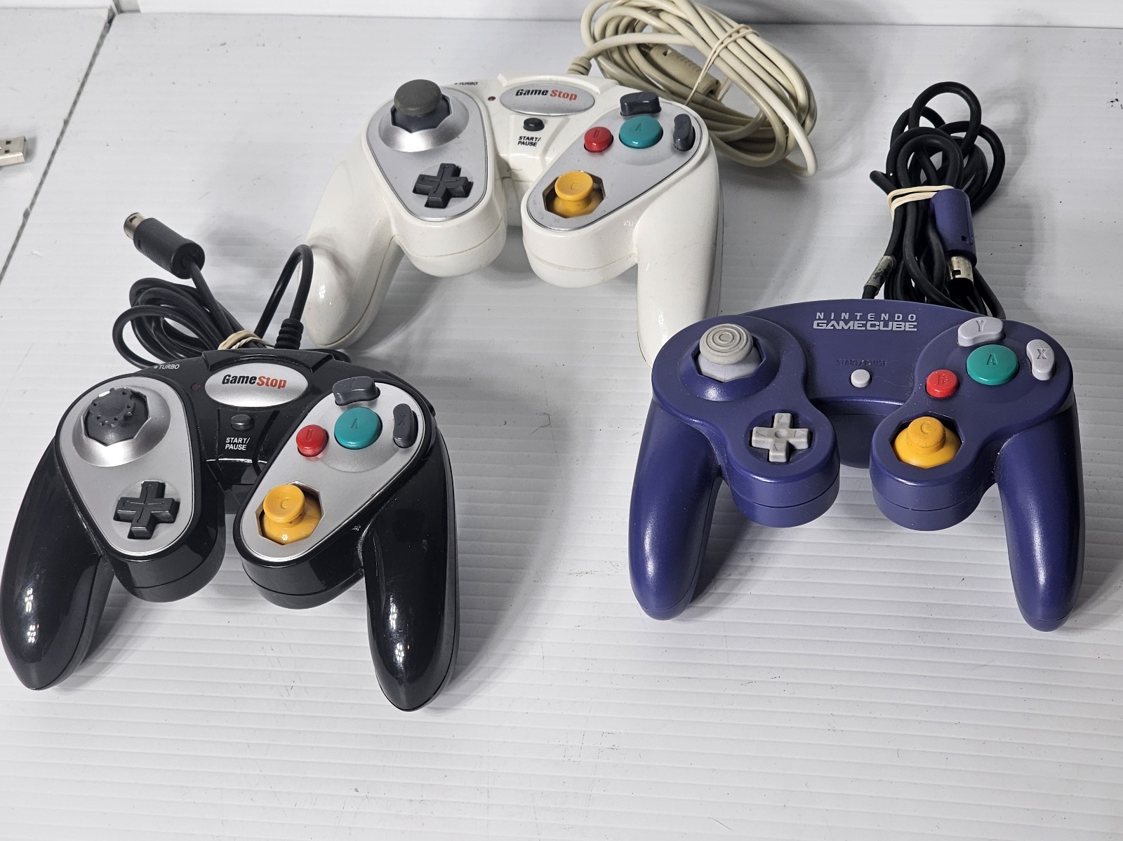 3 game cube controller 1 Nintendo oem 2 gamestop gamecube