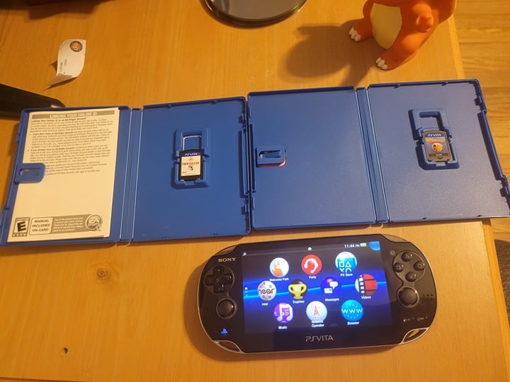 Sony PS VITA Console WiFi PCH2000 Aqua blue Fw3.73 w/8GB