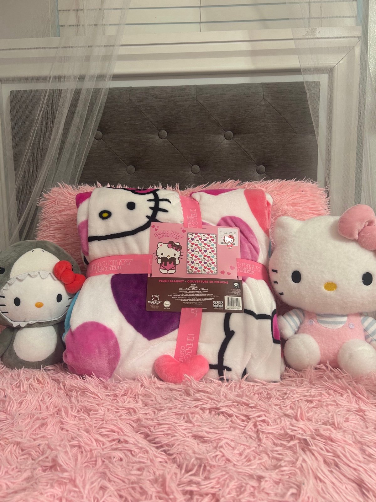 hello kitty valentines pink colorful plush blanket