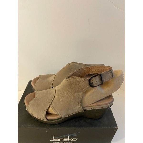 Dansko Brown suede leather size 39 USA 8.5-9 wedge Sandals