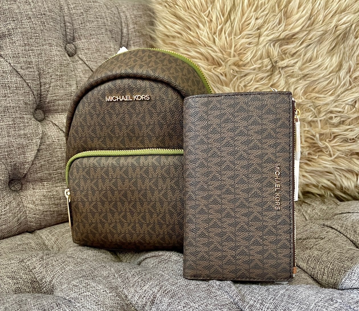 Shops MK Convertible backpack and wallet