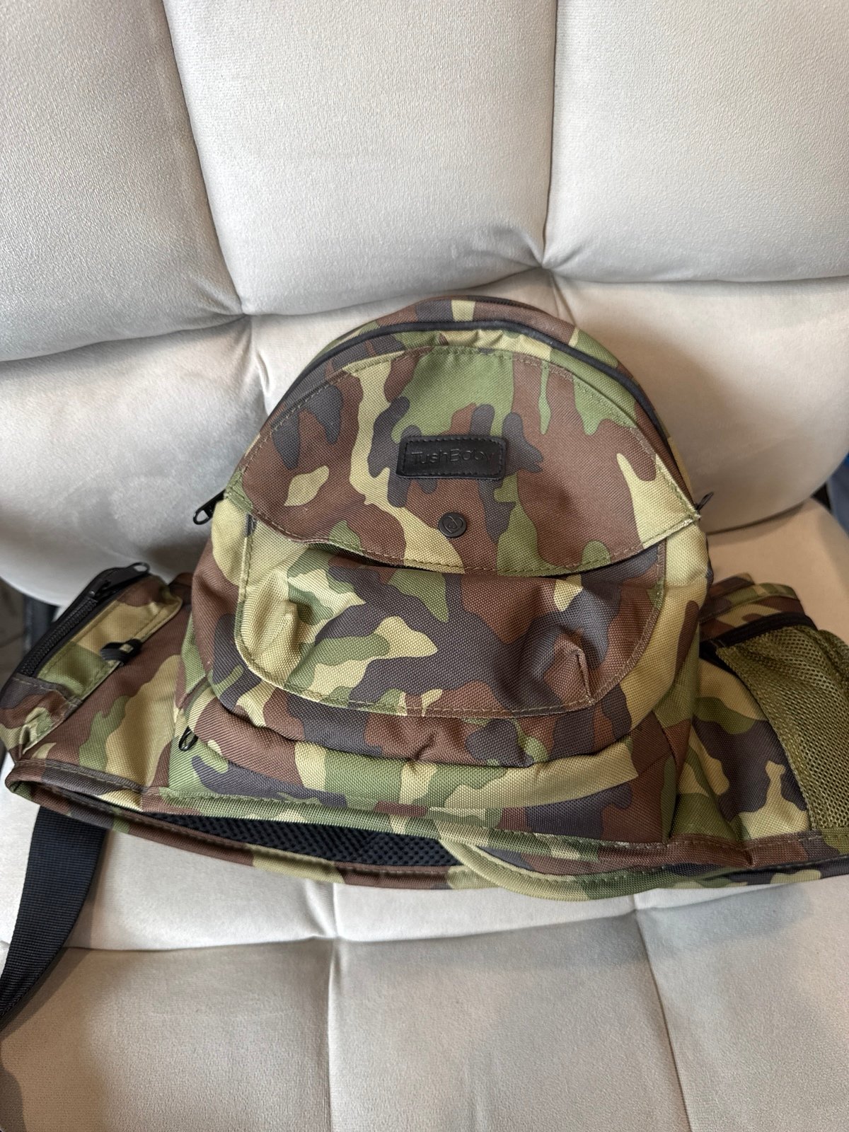 Tushbaby camouflage carrier
