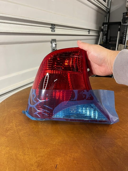 New Left Tail Light Fits Ford Focus 2000-03 FO2800187 2S4Z13405AA 2S4Z-13405-AA