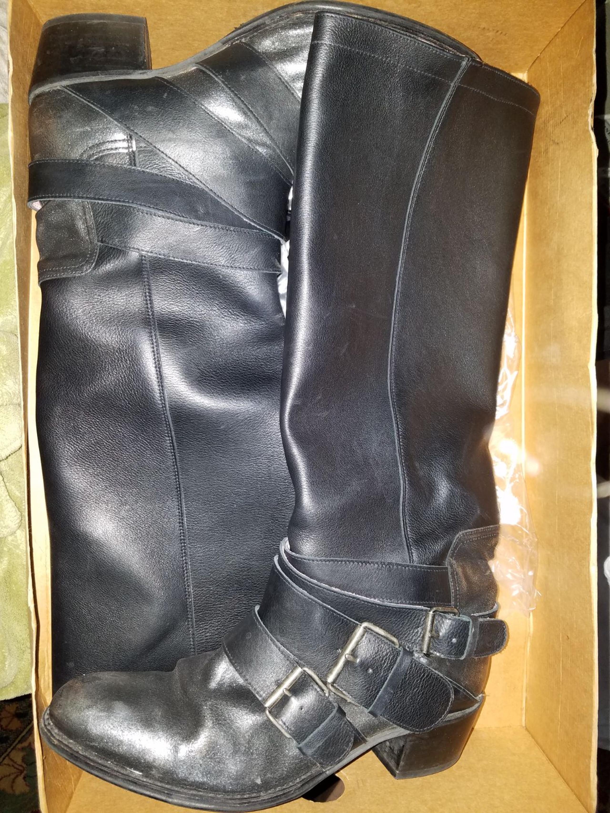 Womens Boots size 11