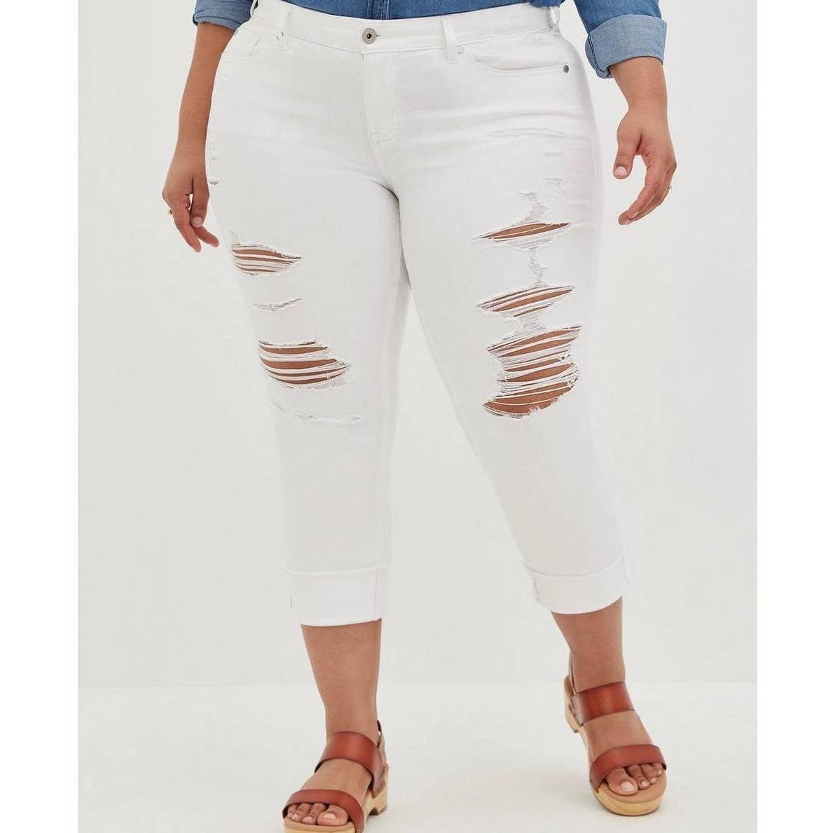Torrid 12 Crop Boyfriend Straight Vintage Stretch Destruct Mid Rise White Jeans
