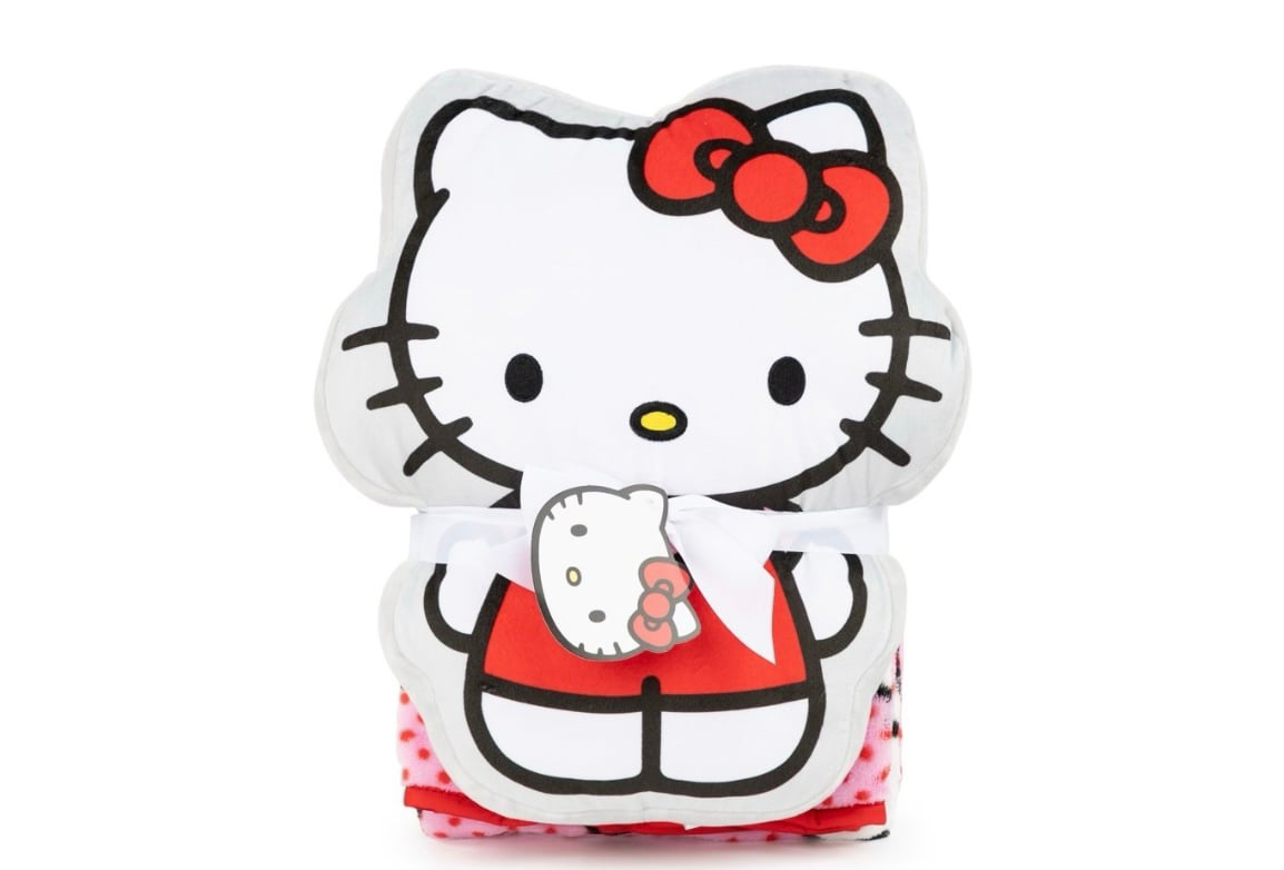 Hello kitty blanket with pillow