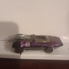 Vintage 1969 Hot Wheels Redline Peeping Bomb — Magenta/Purple