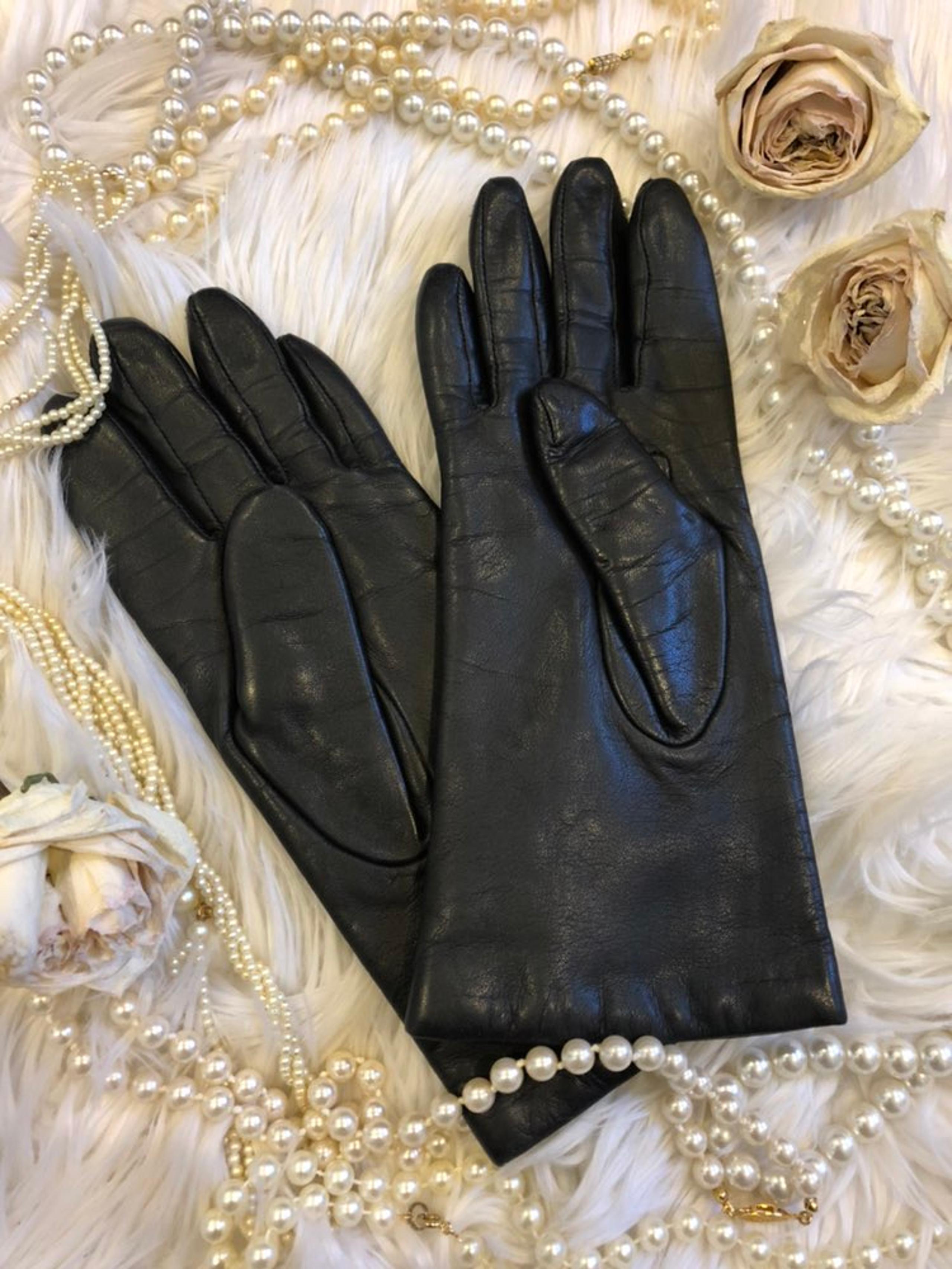 Vintage Fownes Black Leather Gloves