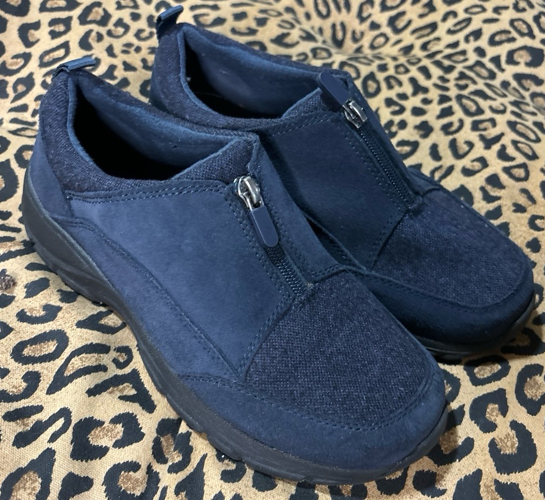 Lands End Women’s Navy Insulated All Weather Zippered Slip On Shoes, Size 8