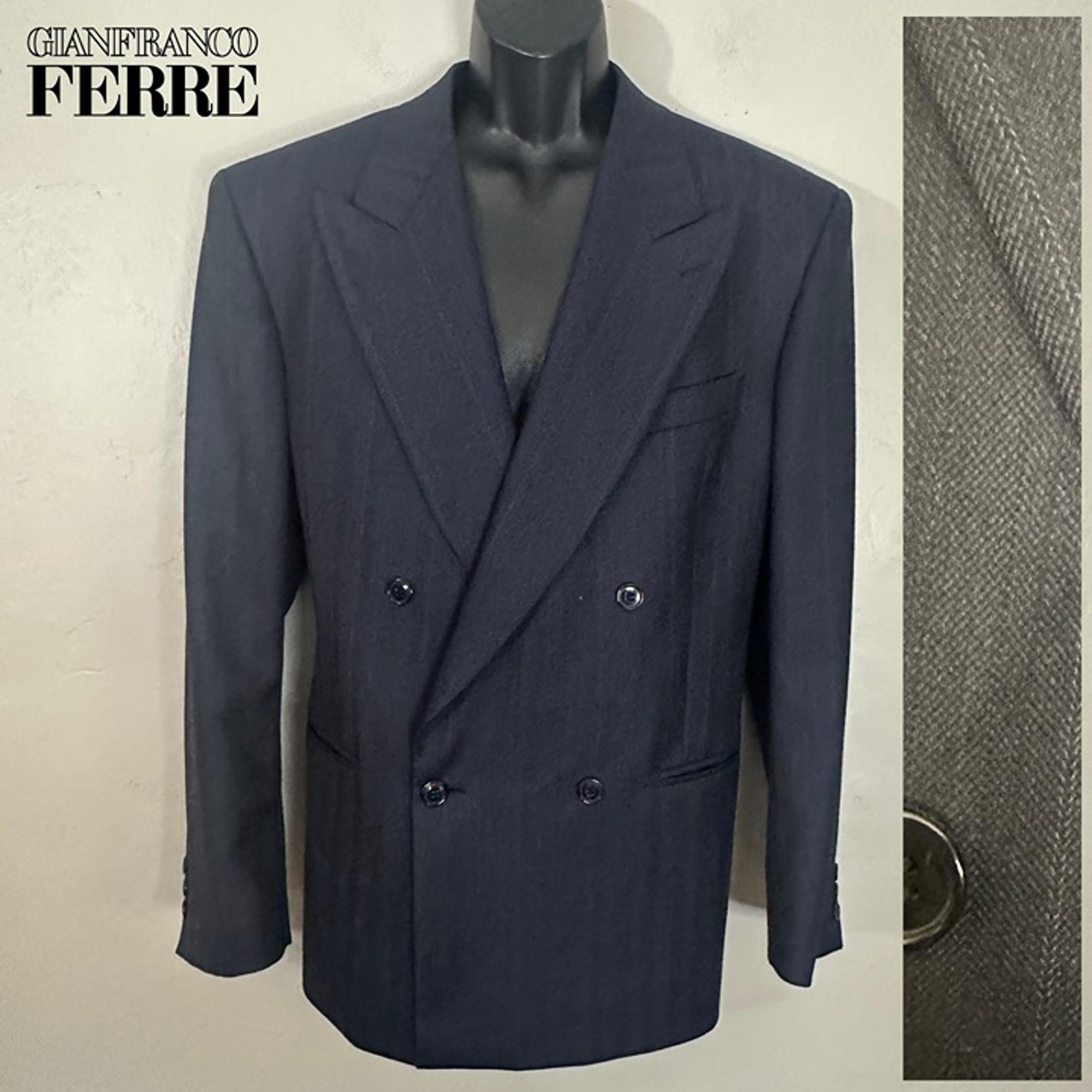 Gianfranco Ferre Double Breasted Peak Lapel Blazer 40R Gently worn Made in Italy