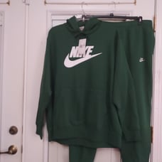 NWT NIKE SIZE XXL GREEN SPORTSWEAR SWEATSUIT